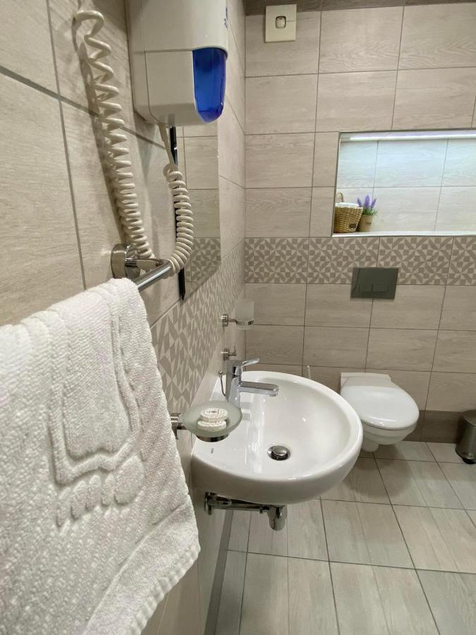 Guest Rooms Asenevtsi City Center ヴェリコ・タルノヴォ エクステリア 写真